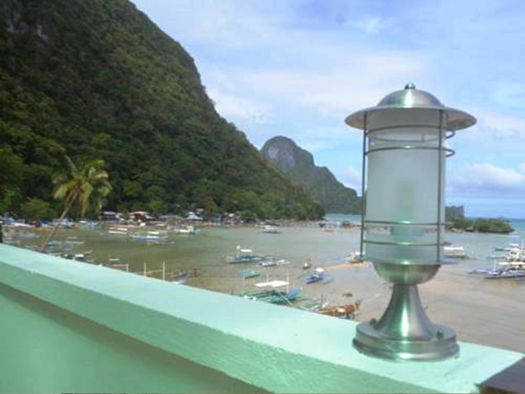Dayunan Tourist Inn 爱妮岛 外观 照片
